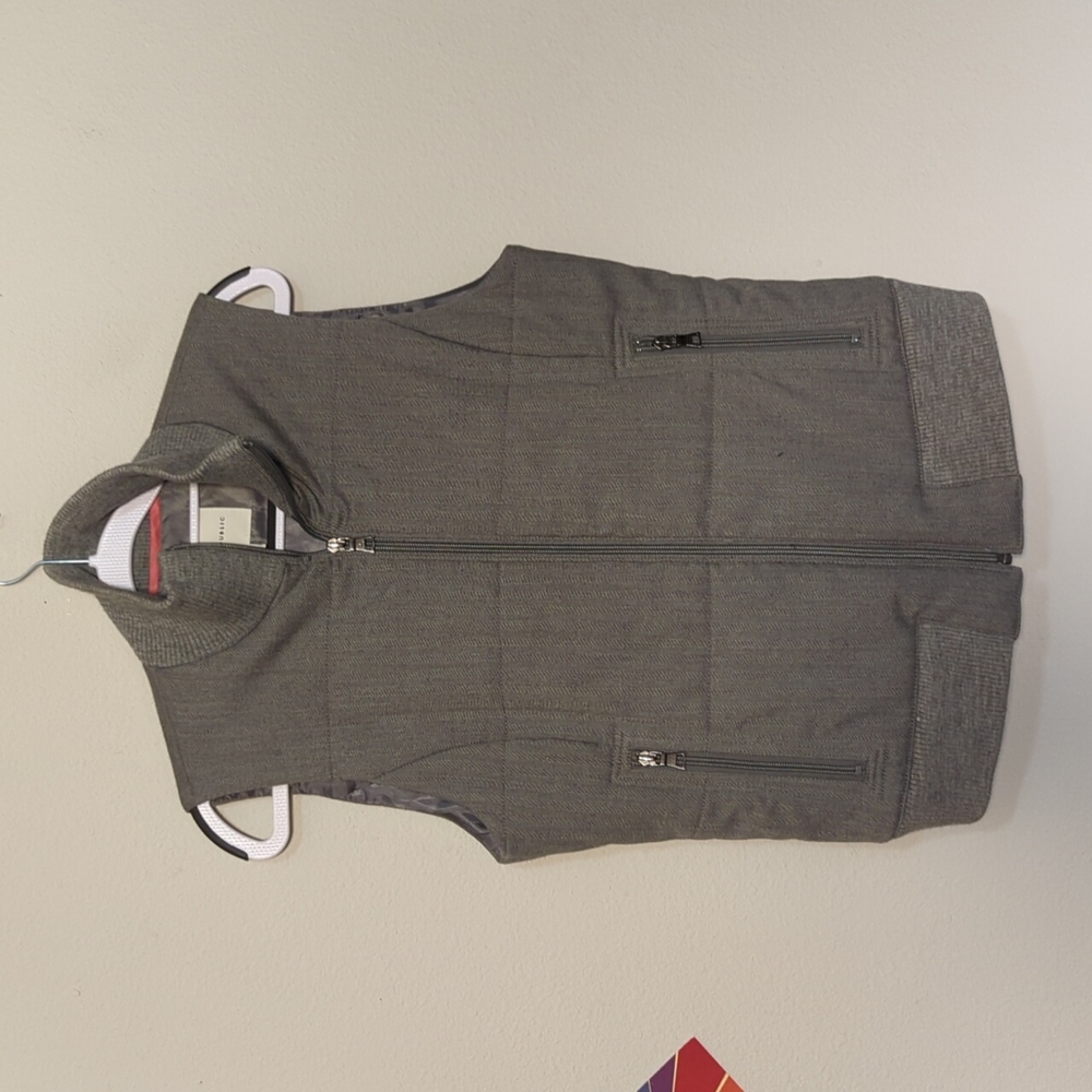 **SOLD Banana Republic Gray Fabric Puffer Vest